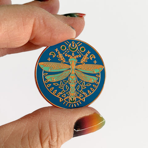 DRAGONFLY NEEDLE MINDER By Rikrack Embroidery