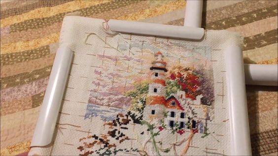 Q SNAP 11 x 11 Needlework Frame for Cross Stitch