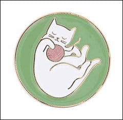 "Ball of Wool" Cat Needle Minder Magnetic Needle Minder by Bohin