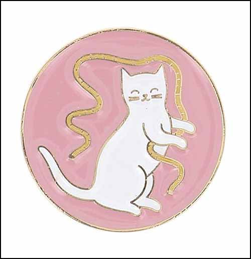 "White Cat with Tape" Cat Needle Minder Magnetic Needle Minderby Bohin
