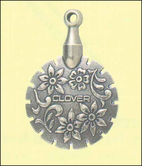 Clover 'Antique Gold Pendant' Thread Cutter