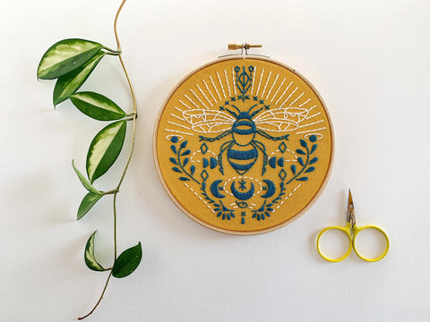BEE EMBROIDERY KIT By Rikrack Embroidery