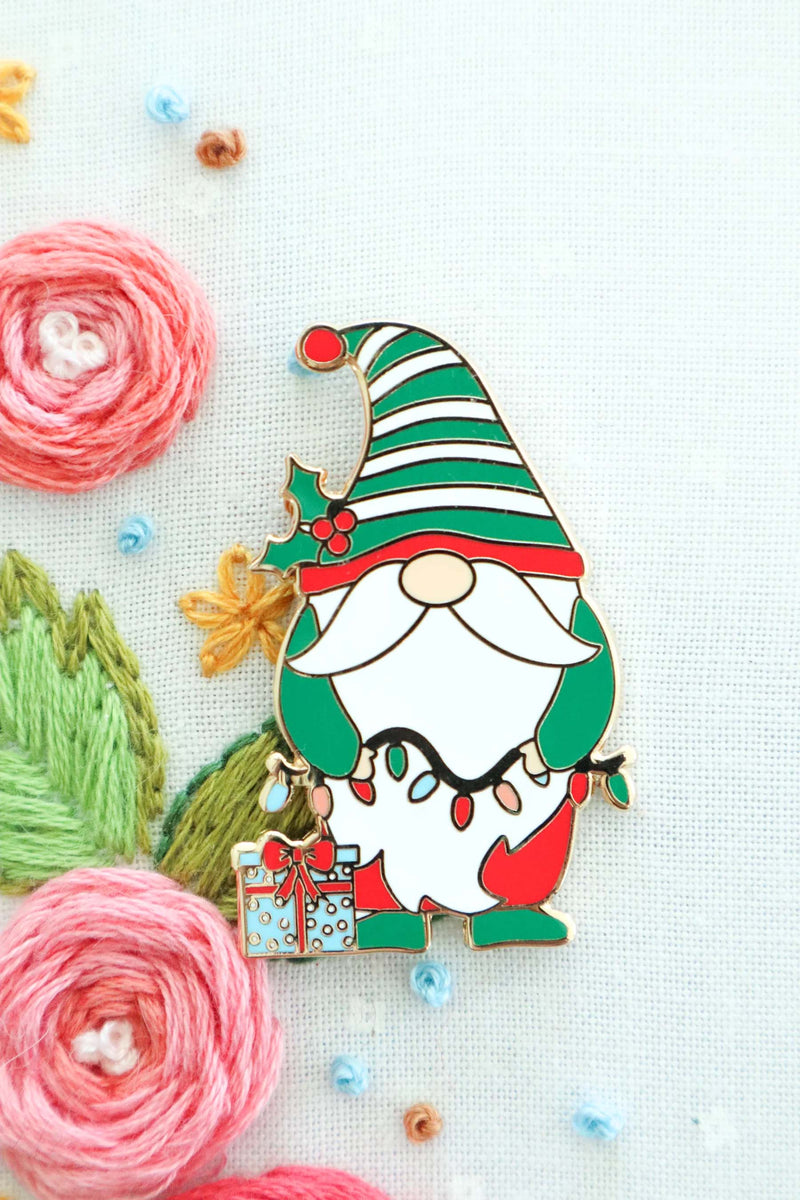 Christmas Gnome Magnetic Needle Minder by Flamingo Toes