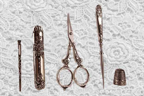 Retro Vintage Silver Embroidery Scissor Set in Tin