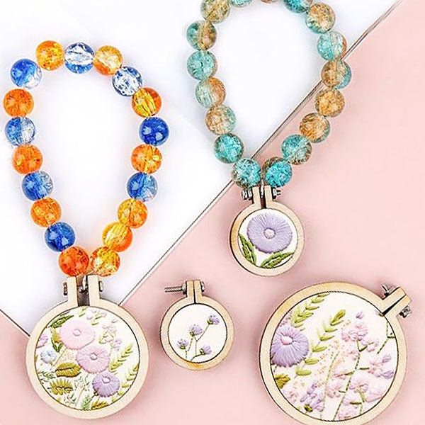 Mini Wood Embroidery Hoop Pendant Ornament Decoration-1.18 inch diameter