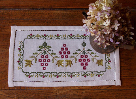 Grapevine by Avlea Folk Embroidery Counted Cross Stitch Kit