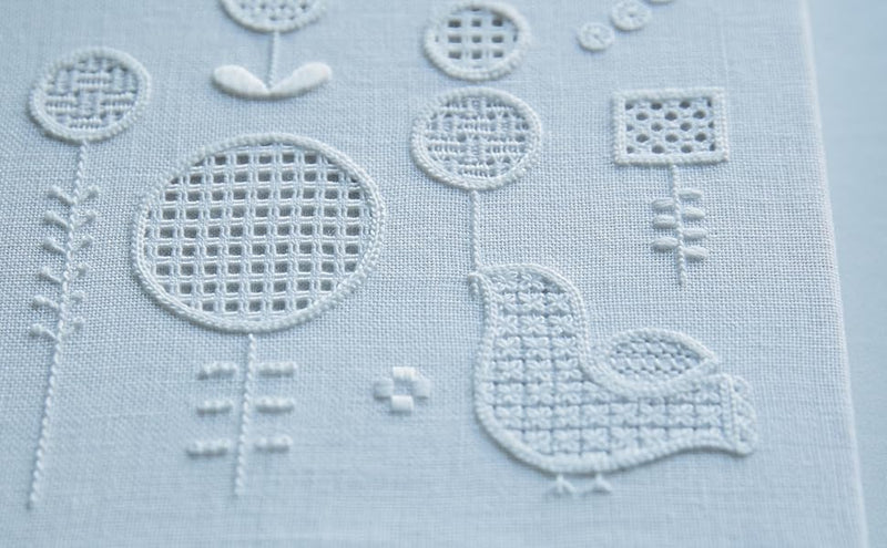 Whitework Embroidery: Designs and Accessories with a Modern Twist By  Seiko Nakano