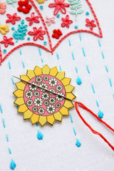 Sunny Daisy Dresden Magnetic Needle Minder by Flamingo Toes