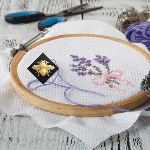 Bee-Mini - NEEDLE MINDER By Kelmscott Designs